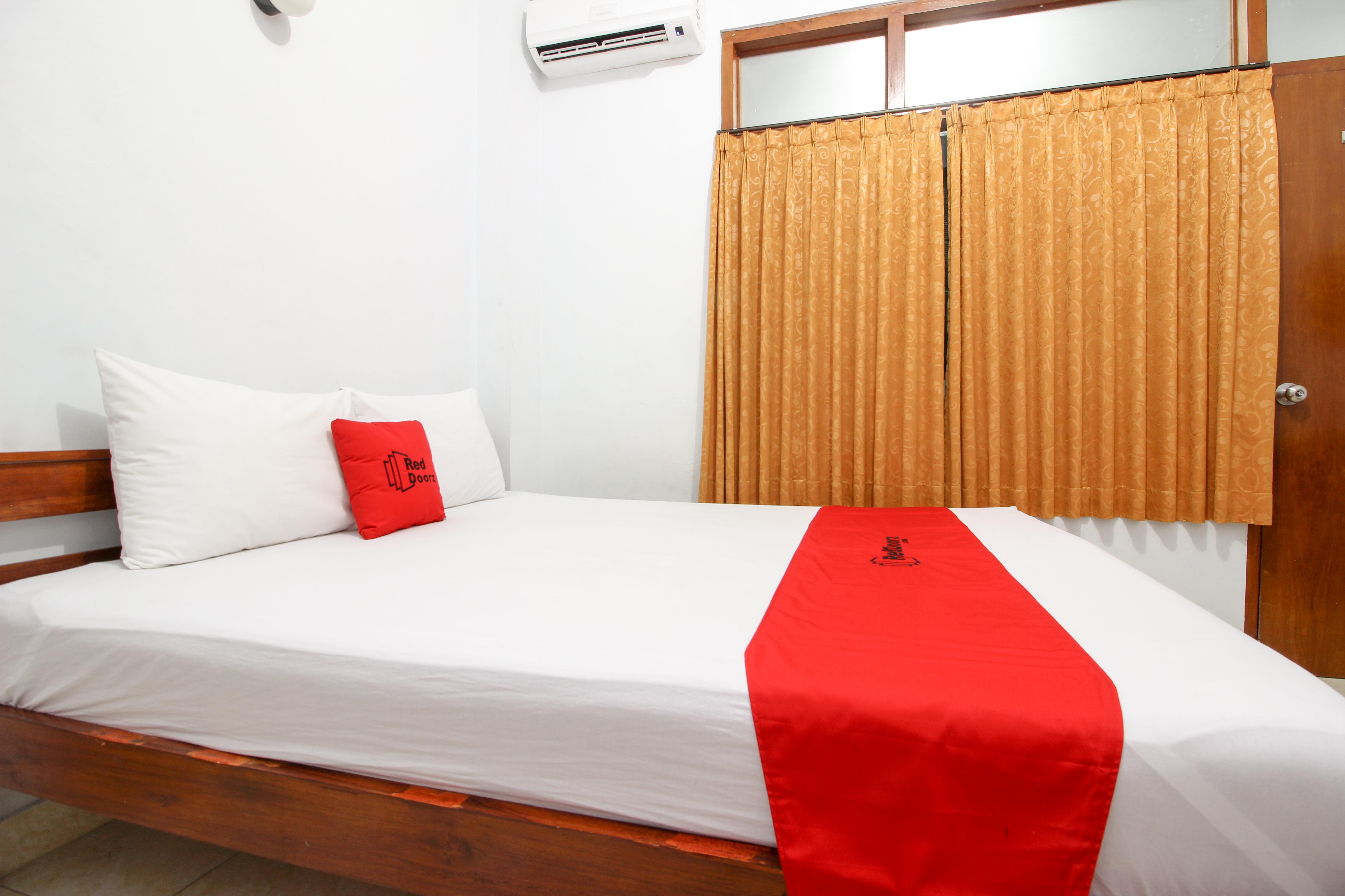 Reddoorz Near Alun Alun Selatan Guest house