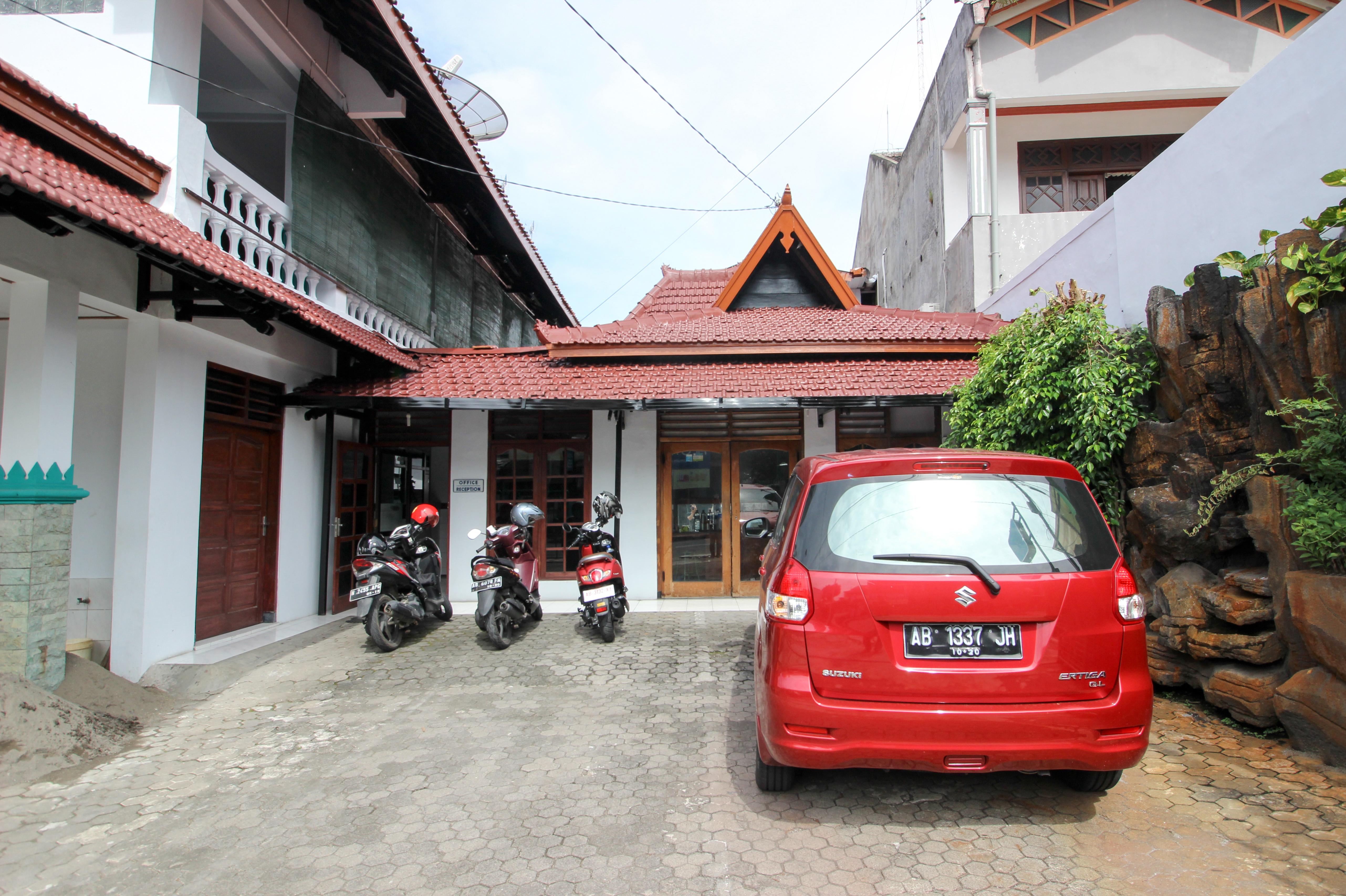 Guest house Reddoorz Near Alun Alun Selatan